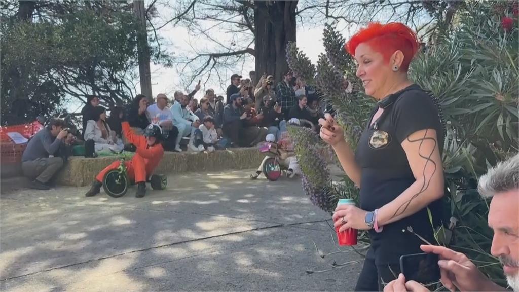 復活節不只兔子和彩蛋! 舊金山「搞怪下坡賽」荒謬又爆笑