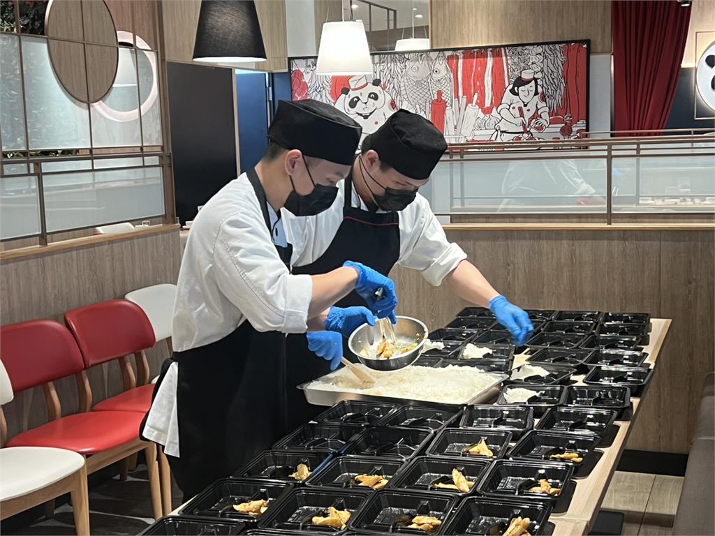 從泥濘中送來熱食 饗賓集團攜手同仁為花蓮光復鄉注入溫暖