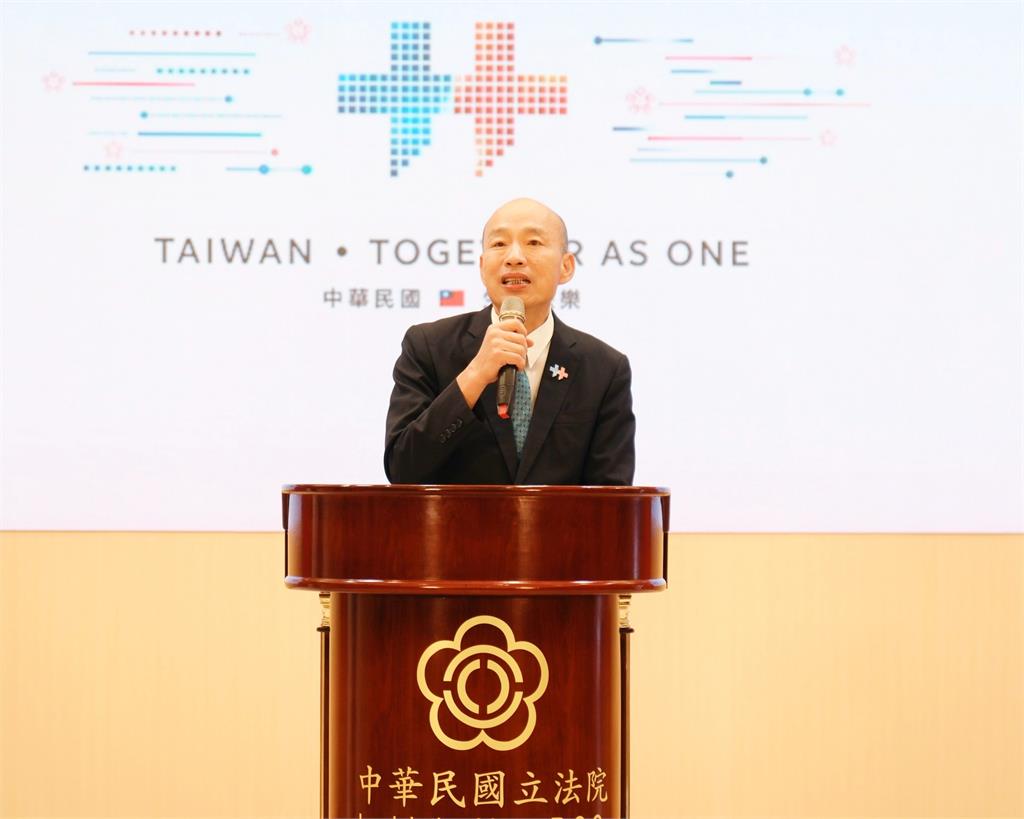 快新聞／國慶不只看雷虎！「鏟子超人」也來了　2500位防災士共襄盛舉