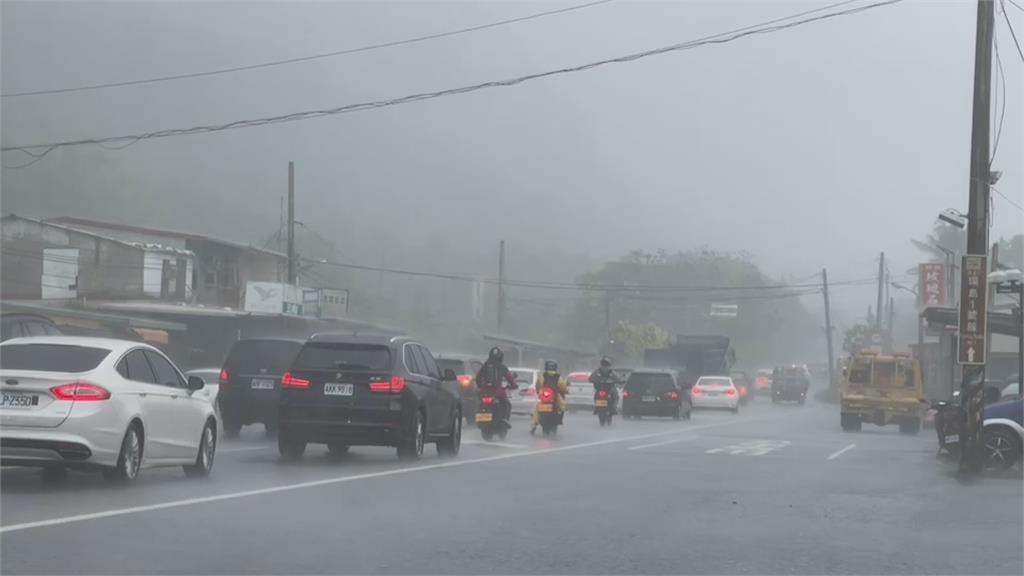 就怕蘇花預警性封路...　颱風攪局　花東遊客緊急提早北返