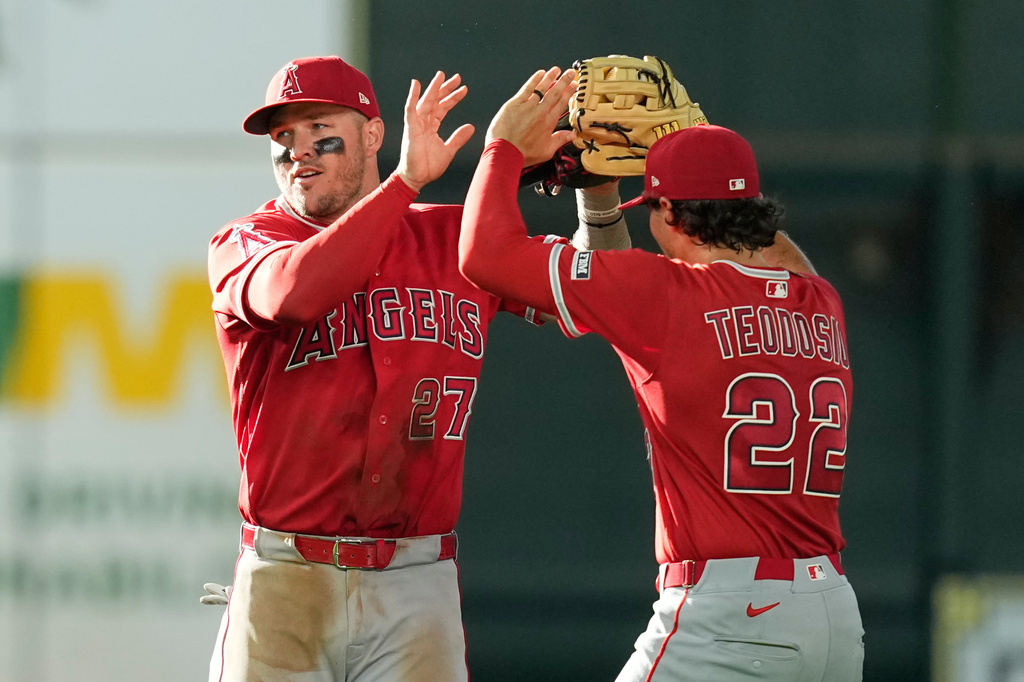 MLB(影)/被屋頂沒收全壘打?太空人巨砲轟太猛無奈反遭自家球場欺負