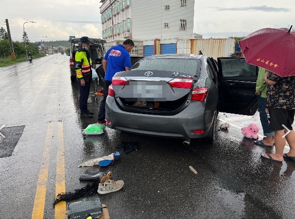 20歲男澎湖自駕撞護欄受困車內 呈瀕死性呼吸急送醫!