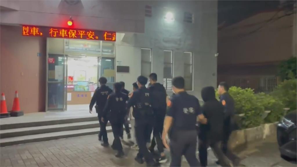 深夜公園鬥毆! 雙方人馬約戰 持折疊刀刺傷兩人