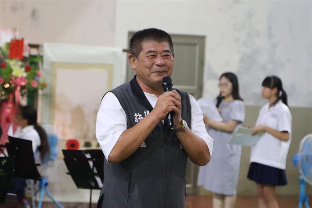 母拿走補助離家8月！棄13子女擠10坪屋「孩顧孩」　縣府探視因「這事」慘吃閉門羹