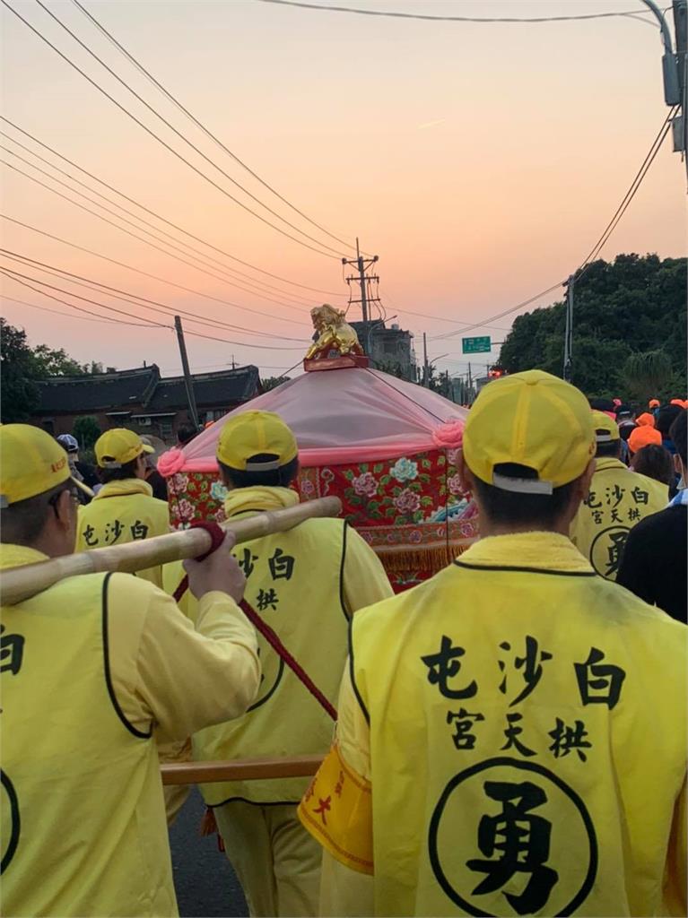 白沙屯進香「轎班背心」暗藏玄機!內行解密「勇」字衣…網秒懂:意義太棒了