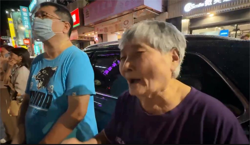 嘉義火車站商圈火警! 知名方塊酥店遭波及、民宅付之一炬