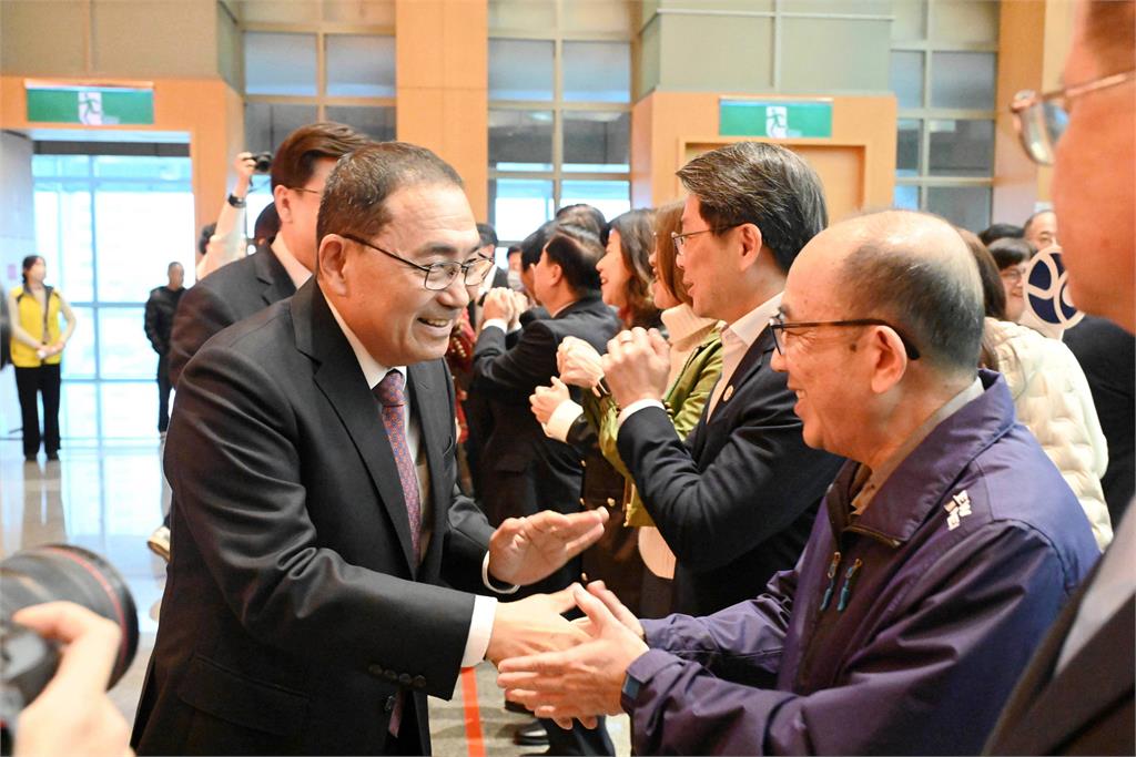 快新聞/19藍委罷免連署送件 侯友宜喊60年一次雙立春:政治不需對立衝突