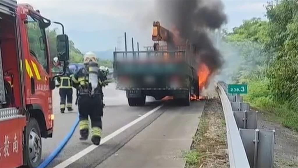 國3狀況多! 苗栗後龍段3車撞一團 名間火燒車