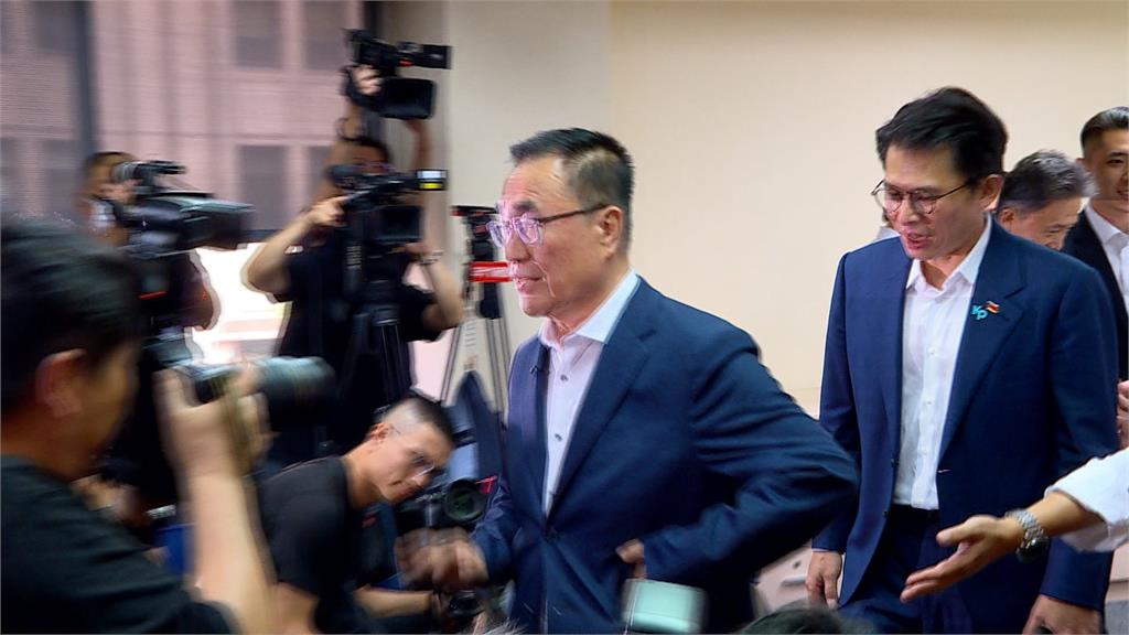 黃國昌新北市長夢碎　藍白合民調由李四川出線