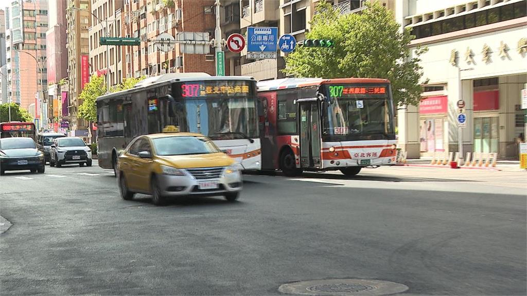 快新聞／李四川被考倒了！竟稱307公車上高速公路　黃國昌反應曝光