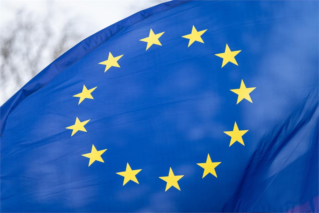 歐盟研議強制淘汰「高風險供應商」！華為急回應要求「公平」：缺乏法律依據