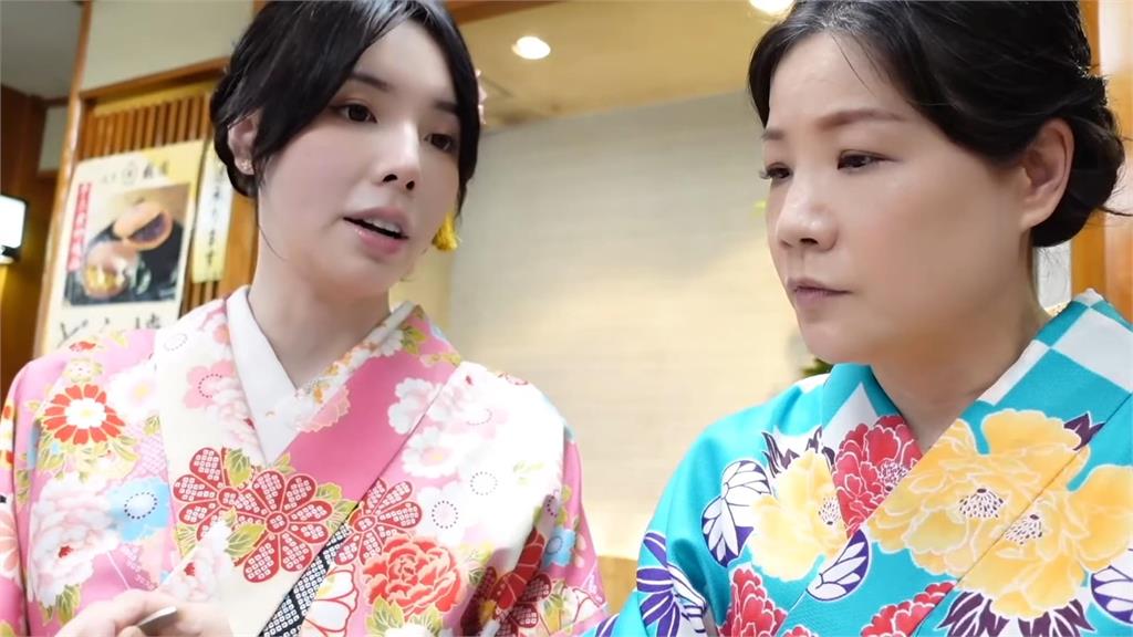 跨性別女神揮別男兒身後與母重遊日本 蛻變過程感動網:媽媽一直都在