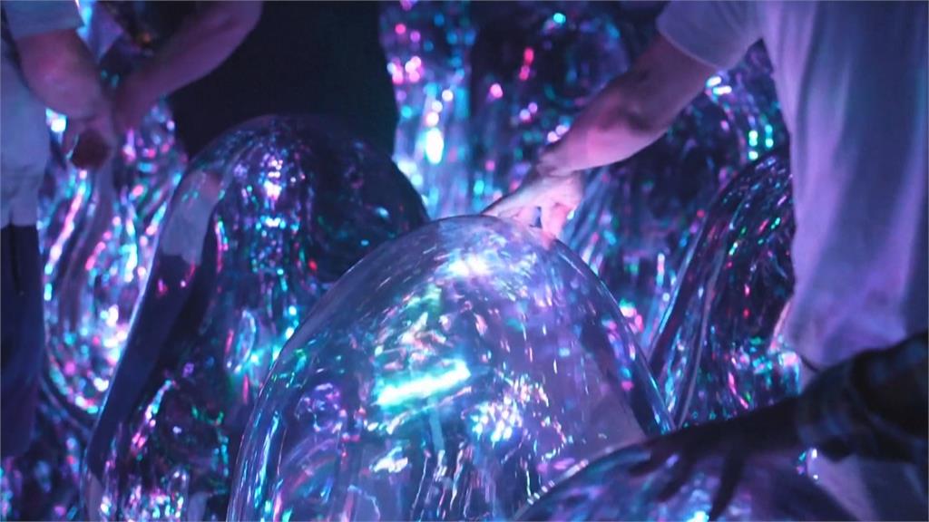 日本京都沉浸光影展開幕 沉浸式數位藝術打造夢幻空間