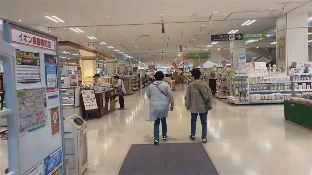 掃興！「泰獅航空」高雄飛札幌　旅客逾百件行李被丟包