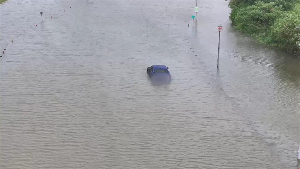風神颱風+東北季風合體大雨兇猛襲台!中央氣象署一次說清「共伴效應」