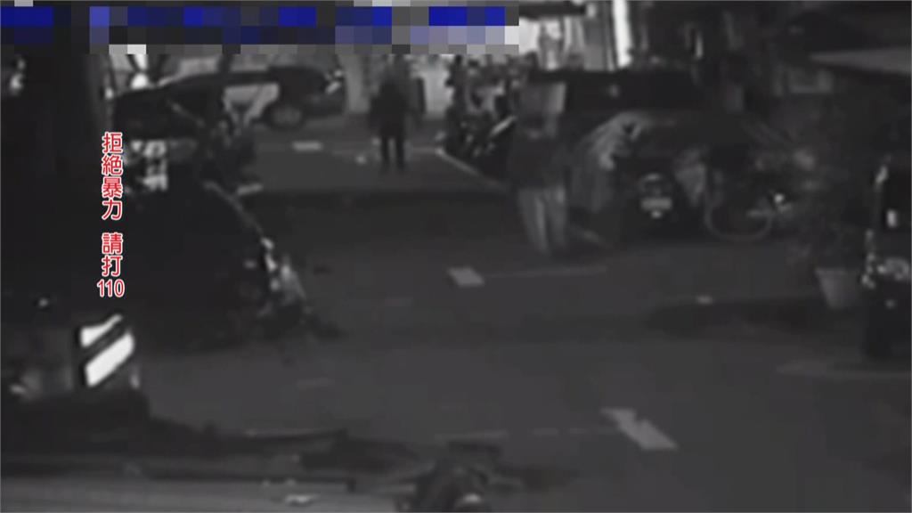 走路碰撞爆口角！　新北醉男持刀猛刺路人濺血