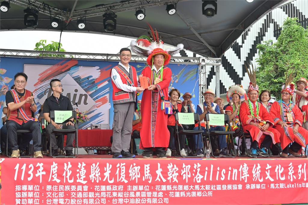 快新聞/行政院長卓榮泰「搭火車到花蓮」 出席文化、體育活動