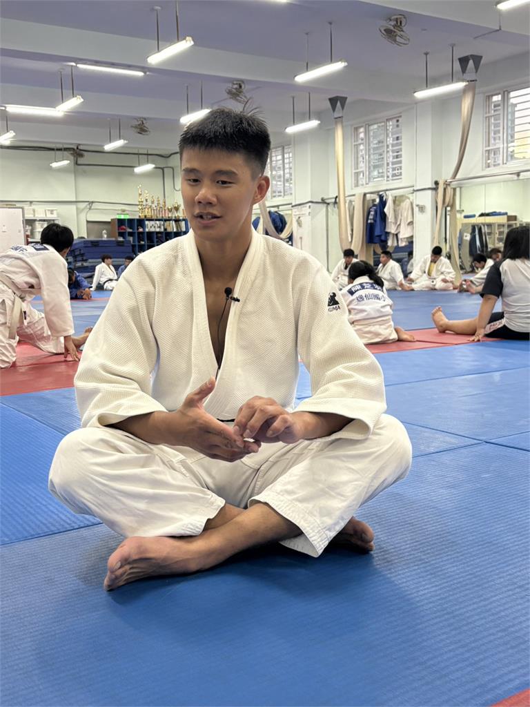 「沒有教練我已經在街頭混」把流氓變金牌 新民徐為鋐用生命改變生命