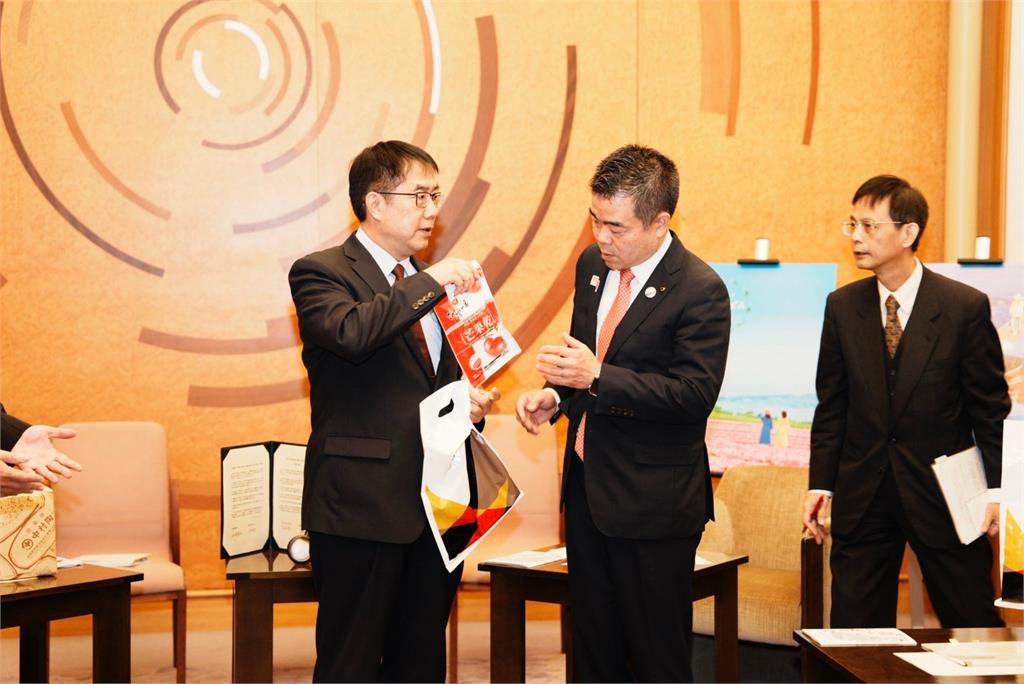 結盟滿十年! 黃偉哲赴日本滋賀縣會知事.議長