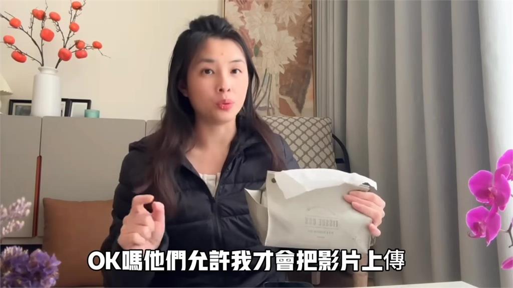 父親離世快一年!母親在面紙盒發現兒子「對亡父的愛」 網淚:好心疼