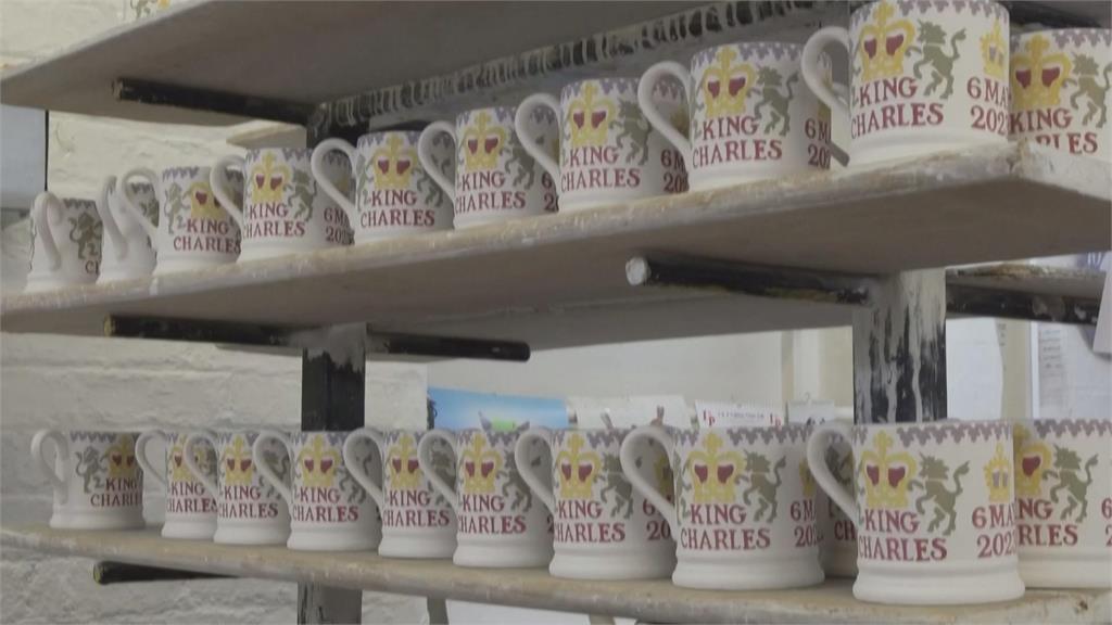 70年來首度王室加冕典禮　查爾斯三世紀念品賣爆