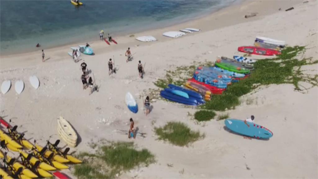 沙灘堆放獨木舟影響海龜產卵　最高罰15萬