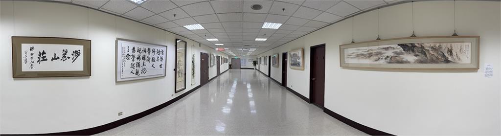 陳威明院長圓夢 北榮藝廊開幕 韓錦田鉅作《古柏園》鎮館