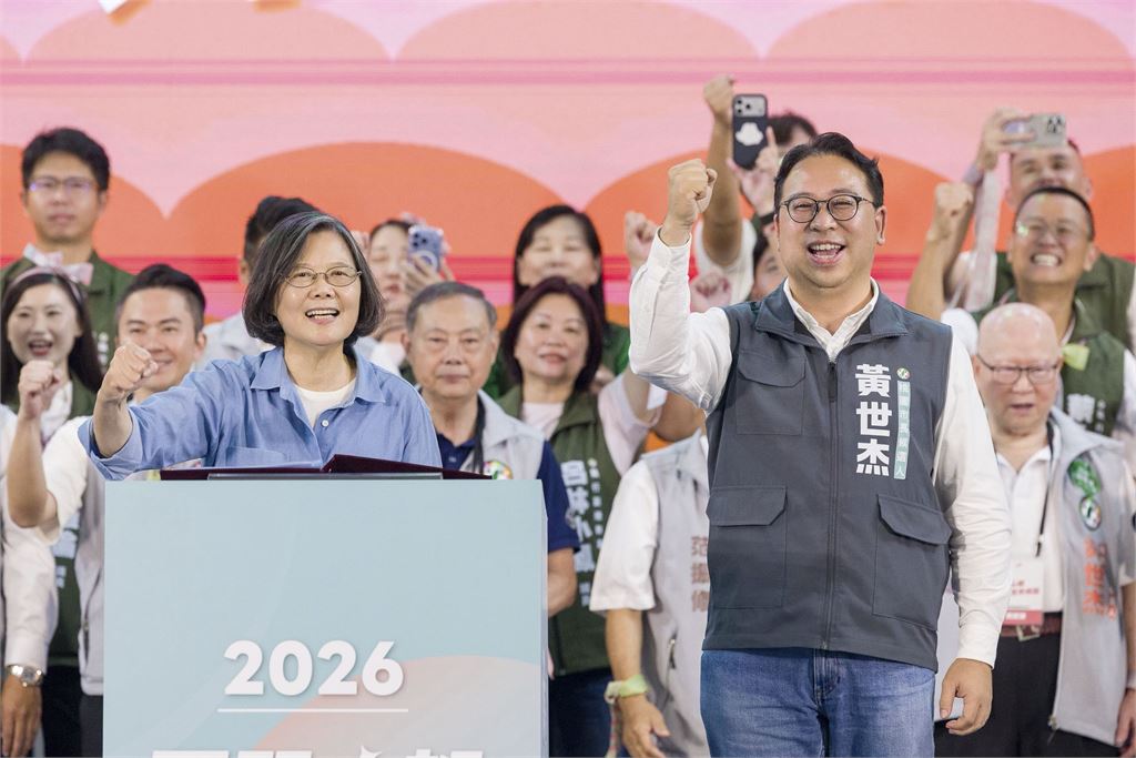 破萬人湧北區競總成立大會 黃世杰同台賴清德、蔡英文感性催票
