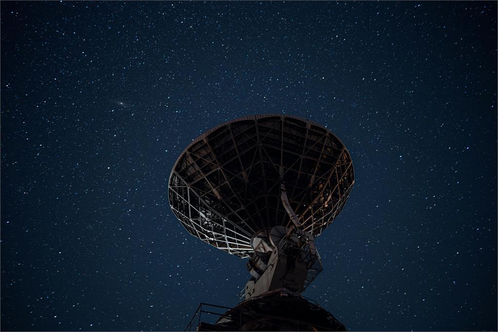 太空突傳「30奈秒強烈短波」外星人來電?科學家震驚:是一顆1960年的死衛星
