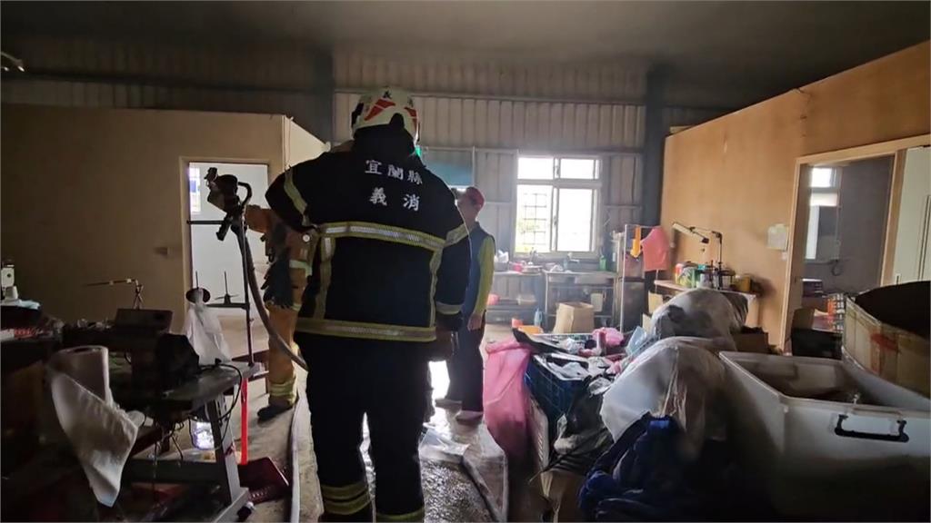 宜蘭汽修廠清晨突大火 延燒成衣廠、雅石館幸無傷亡