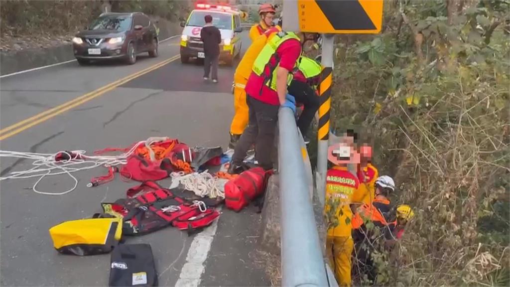 屏東機車經涵洞曳引車擦撞　老婦捲入車輪　當場身亡