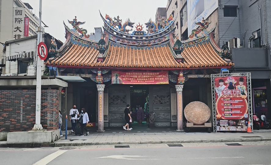 Netflix台劇「乩身」在這拍！　基隆二樓宮廟吸引粉絲朝聖