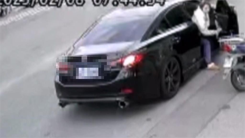 駕駛疑精神不濟撞車側翻　被撞車上有10歲童急送醫