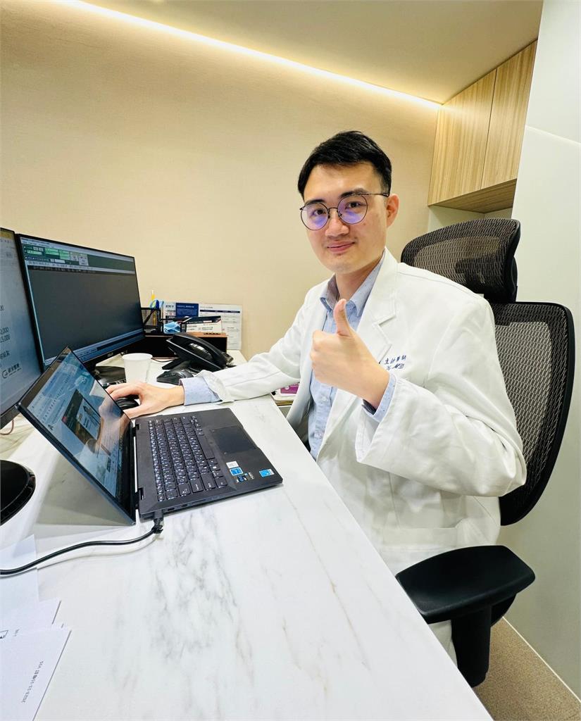 20多歲男下面「激似大岩蛇」！狂飄「藍紋起司味」女友怒了：Ｘ腰我吃到垢