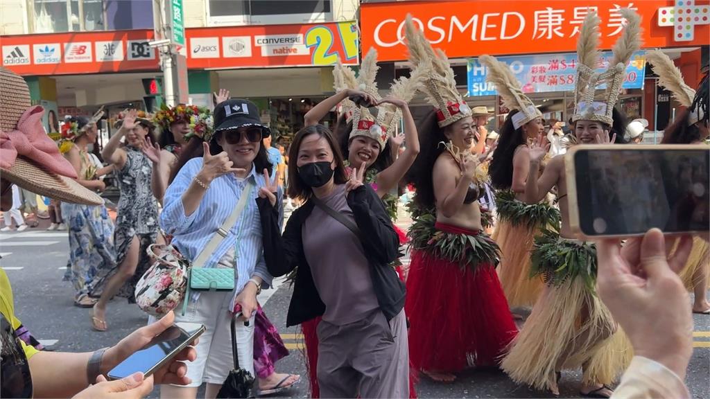 南島豐年節登場！　國際踩街遊行嗨翻花蓮市區