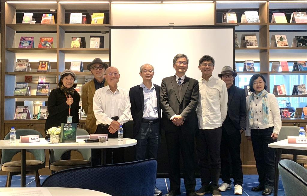 快新聞/客語直譯《麥田捕手》預計8月出版 客委會:保存語言並與時俱進