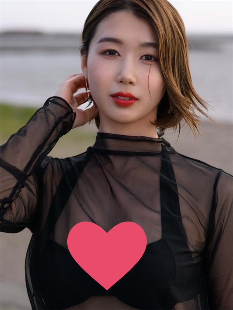 人妻出道拍AV讓人忍不住「狂回頭」！片商大讚封「5度見」美人