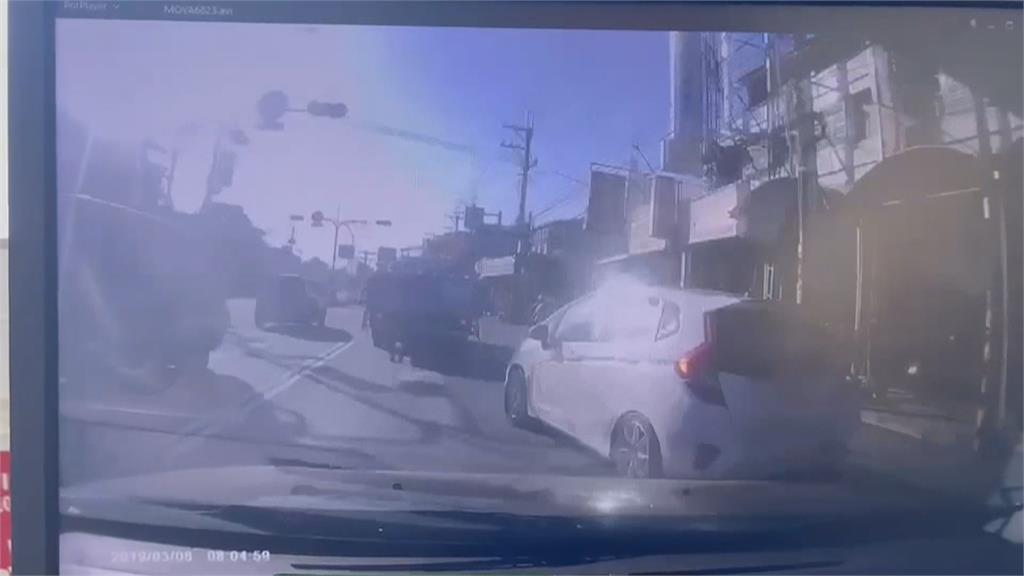 屏東街頭警匪追逐 偷車犯遇攔查逃逸