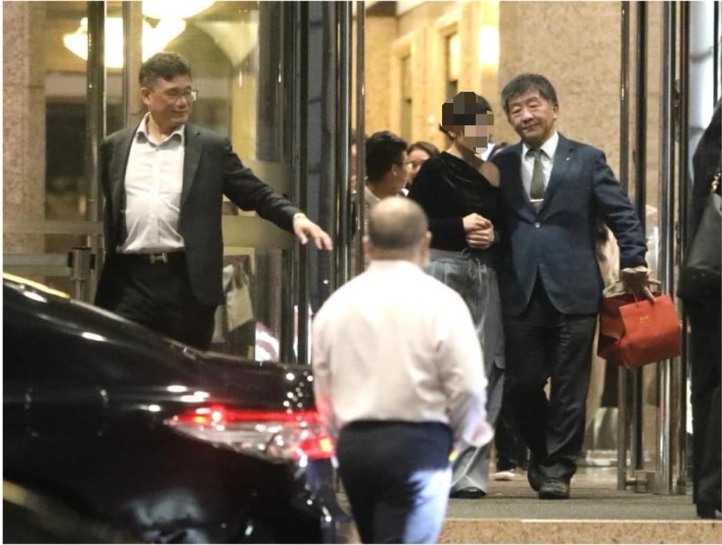 王鴻薇「粉味」爆料慘翻車!苗博雅疑背後有「黑心中央廚房」:真的很噁