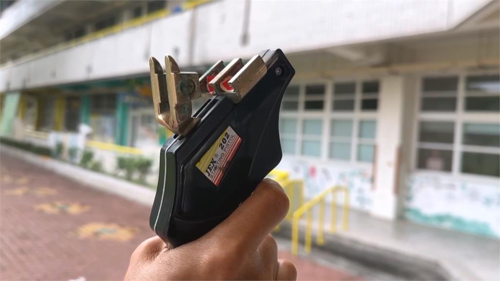 員警出奇招逮詐騙車手　比賽用「裁判槍」對空鳴槍威嚇