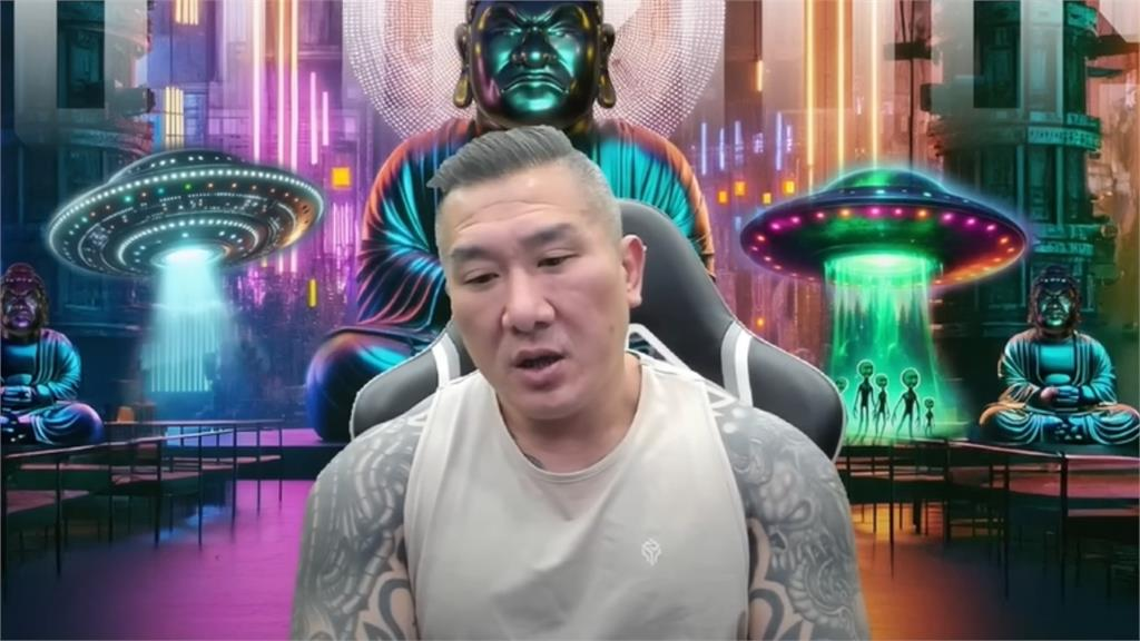 四叉貓見館長狂舔中轟「做作」!憶6年前陪他淋雨反紅媒:要不要跟我道歉?