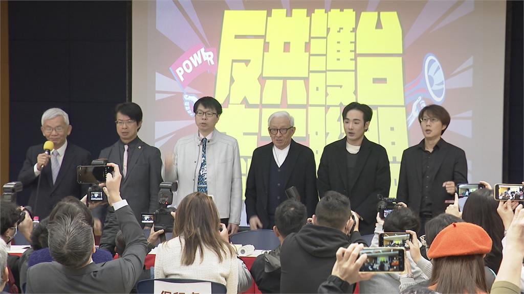 外遇中國女不雅照流出？　曹興誠嗆「全是合成」　網友：疑被動手腳