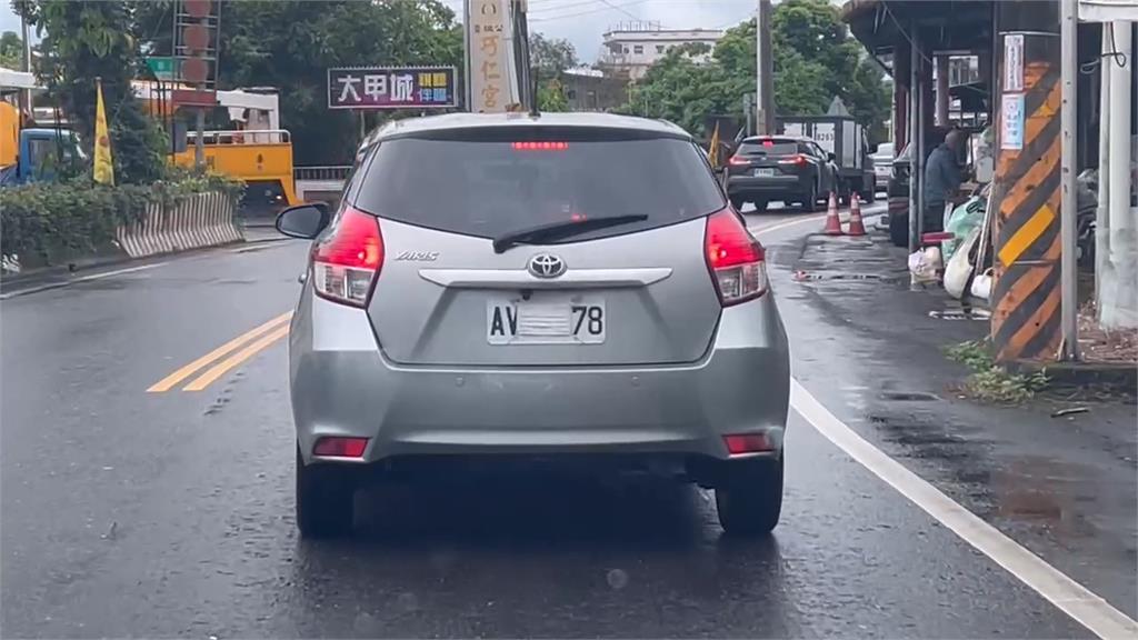宜蘭驚見小客車「口罩遮車牌」！　　駕駛：常被檢舉、忘記拿下來