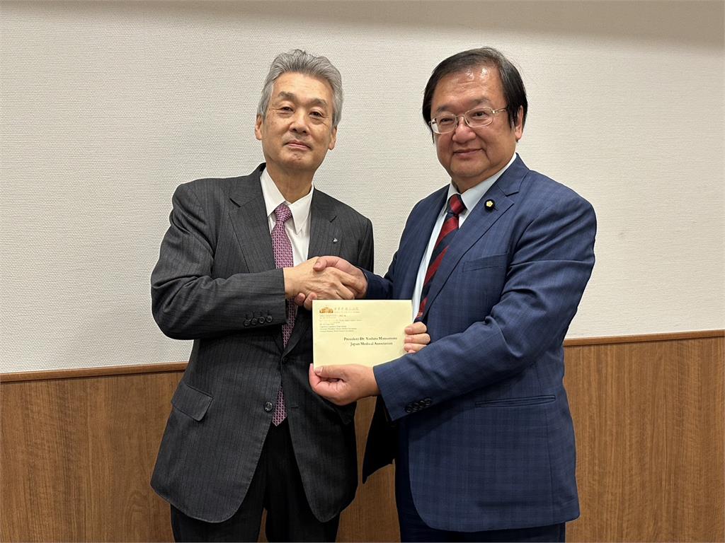 邱泰源拜會日本醫師會長「盼日助台參與WHA」 曝他一動作展現台日關係緊密