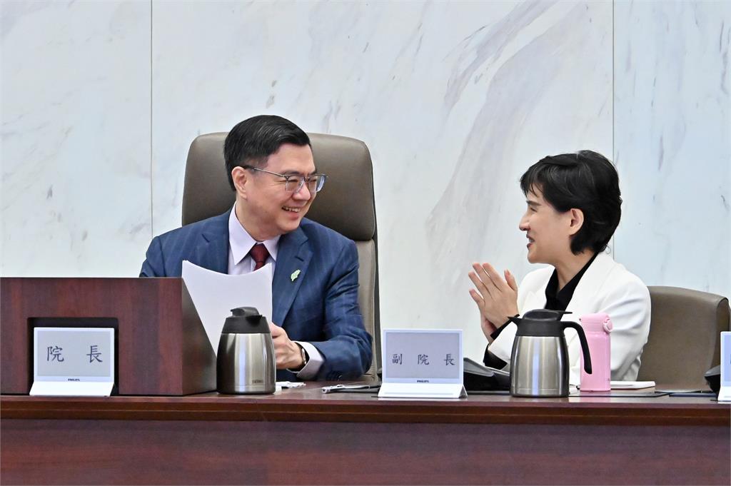 快新聞/母親節、護師節將至 卓揆向所有母親及護理人員致敬