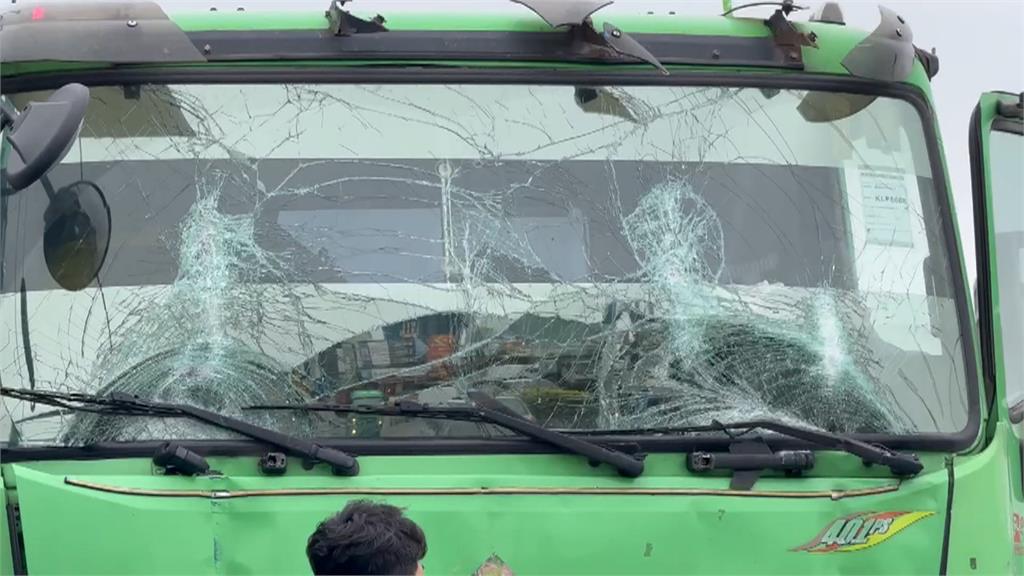 台中「死亡下坡」又傳車禍意外 大貨車疑煞車失靈追撞貨櫃車