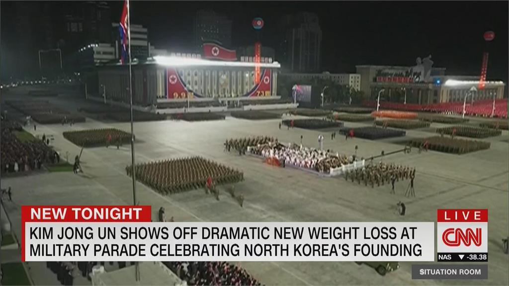 北朝鮮軍隊閱兵秀肌肉　金正恩卻又變瘦