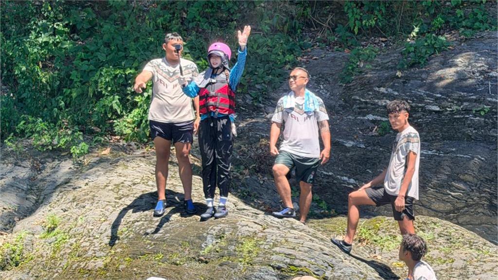 韓籍啦啦隊女神李雅英挑戰「跳水」！7教練下水「爭相護花」他看傻：什麼畫面啦
