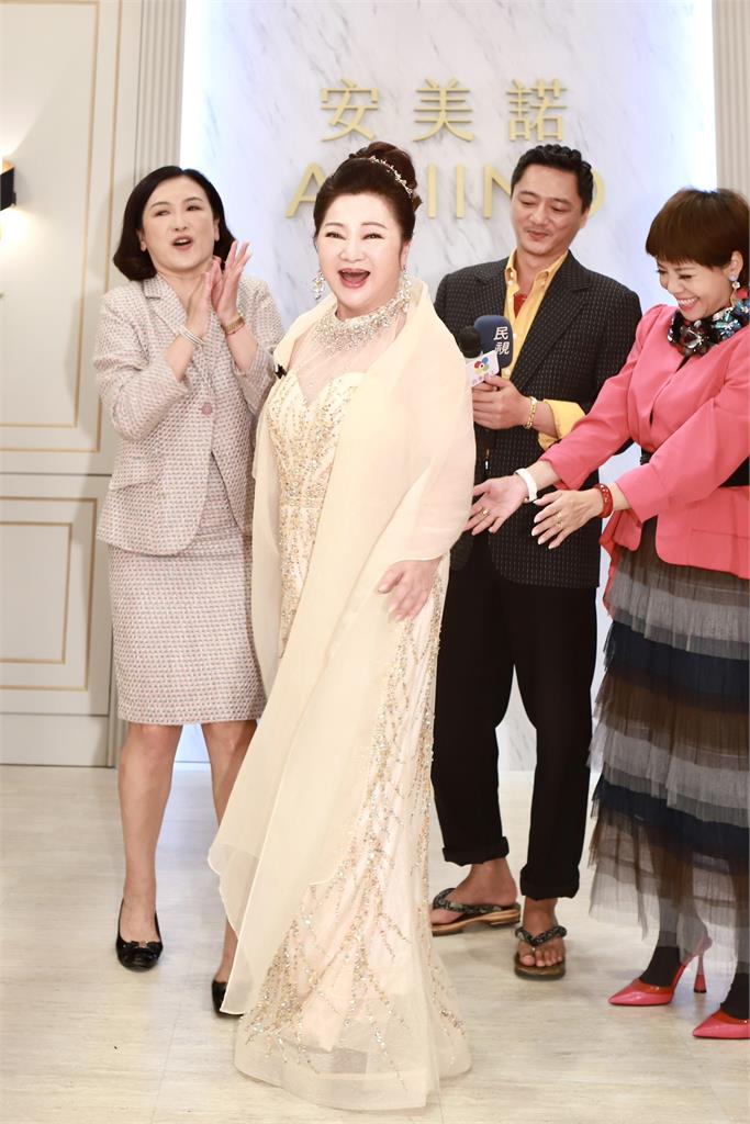 白冰冰客串演八點檔《愛的榮耀》!藍葦華:可以來當我老婆