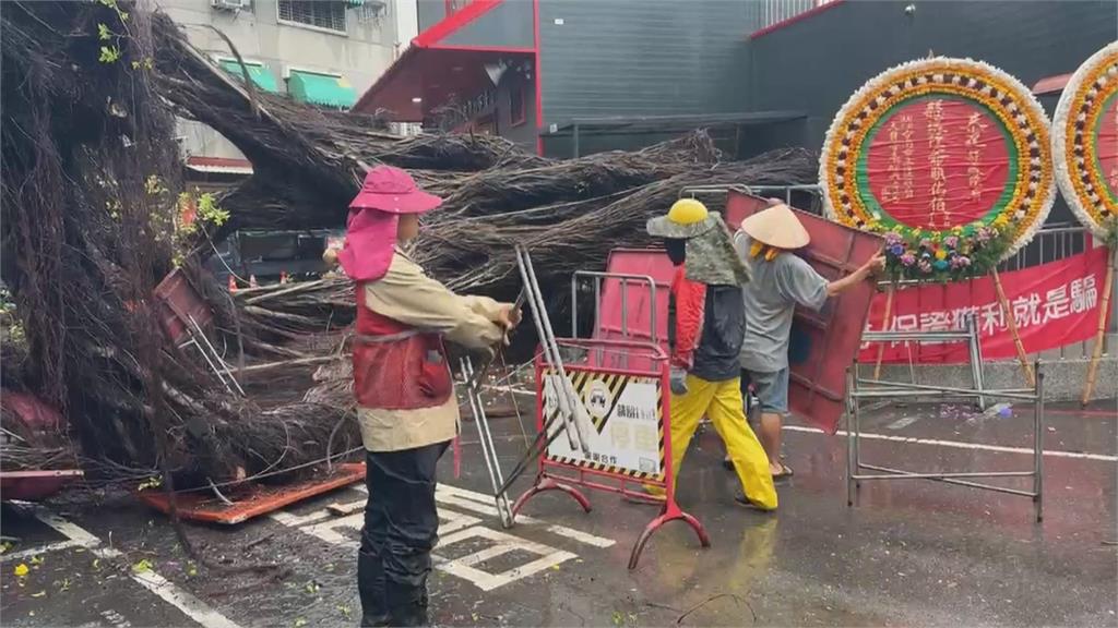 「低氣壓+鋒面」風大雨大浪也大！　民眾搭小琉球航班暈爆：像搭海盜船